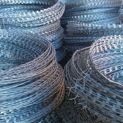 Спиральный барьер безопасности  СББ АКЛ  900/42/5