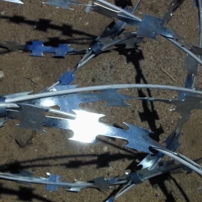 Колючая скрученная проволока СББ АСКЛ