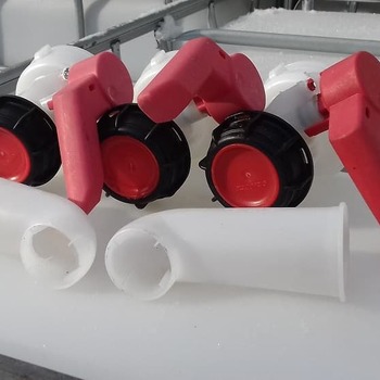 Ёмкость пластикова кубовая в металлической обрешетке (Еврокуб) 1000 л б/у